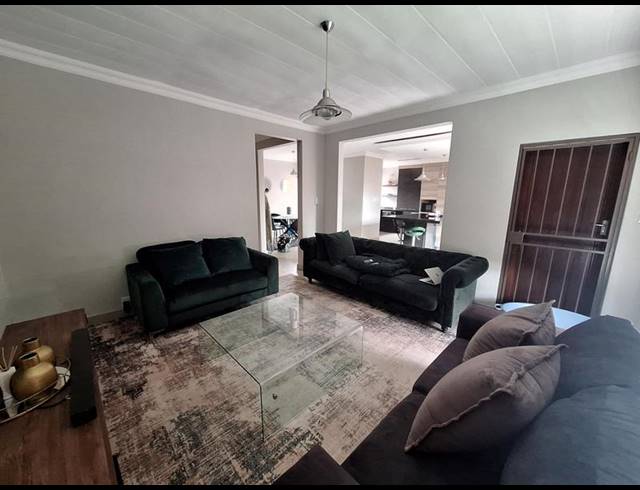 3 BEDROOM DUPLEX FOR SALE IN FAERIE GLEN